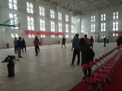 室內籃球木地板防滑嗎