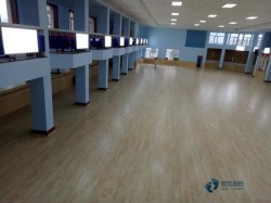 單層龍骨運動體育地板哪家便宜